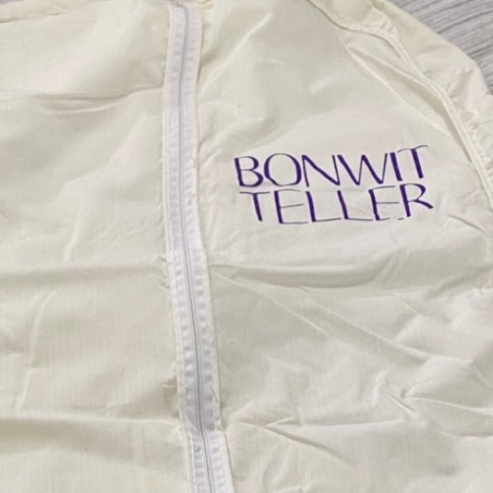 Bonwit Teller zip up garment bag, white 57 x 24-Used